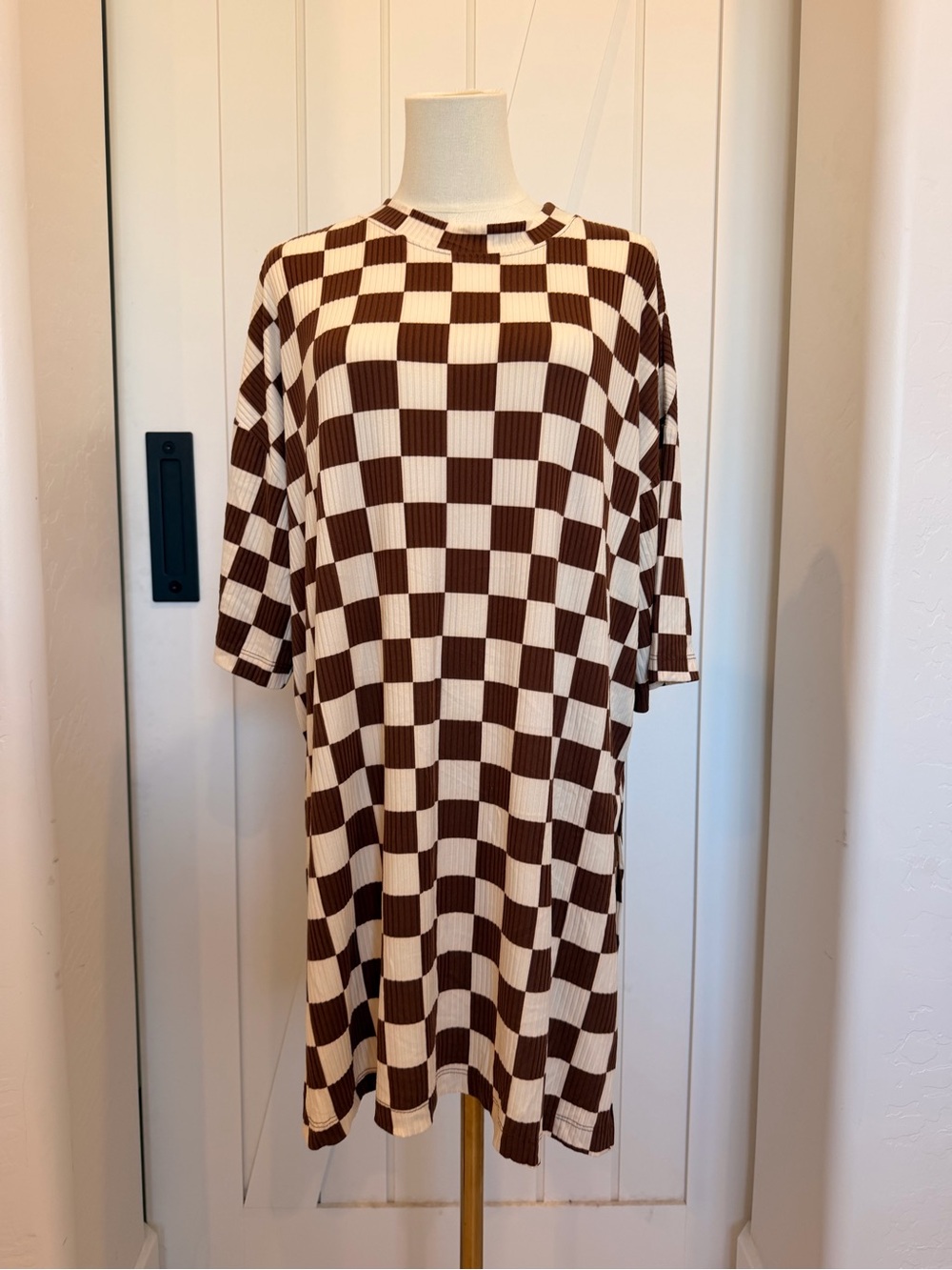 Dressed in Lala oversized shirt size large.